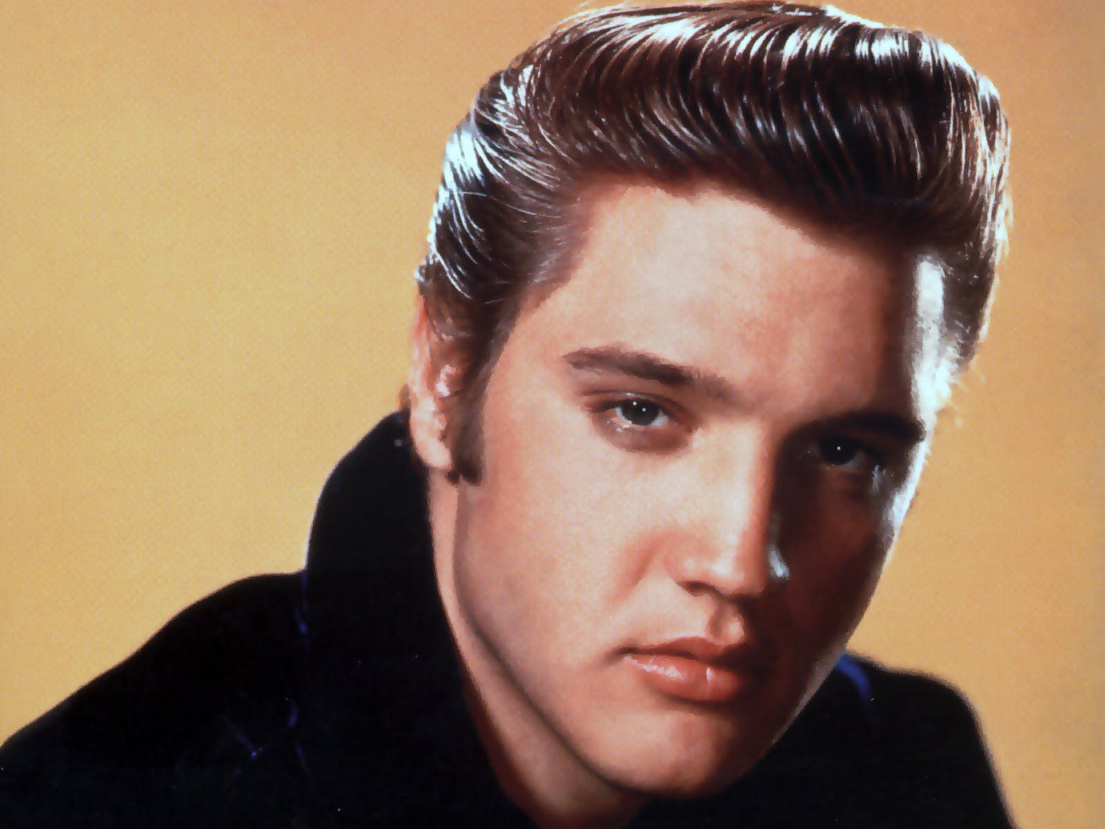 Elvis Presley: la canción del final y los cambios físicos que anunciaban su muerte