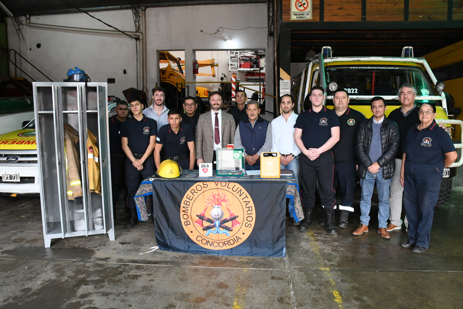 LA MUNICIPALIDAD HIZO ENTREGA DE UN DESFIBRILADOR Y UN LOCKER A LOS BOMBEROS VOLUNTARIOS