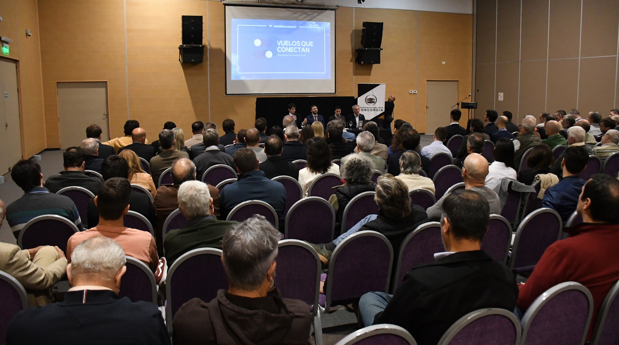 LA EMPRESA HUMMING AIRWAYS REALIZÓ SU PRESENTACIÓN EN CONCORDIA