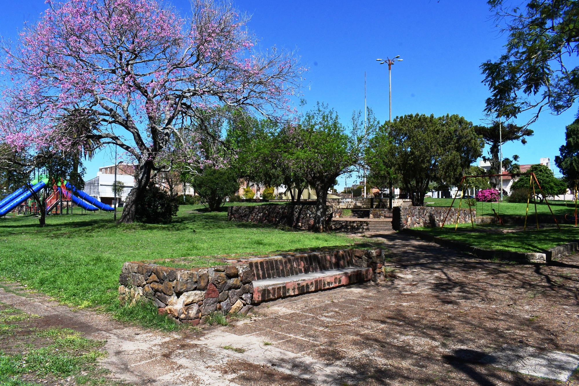 PLAZAS, PARQUES, ROTONDAS ENTRE LOS ESPACIOS PARA PADRINAZGO