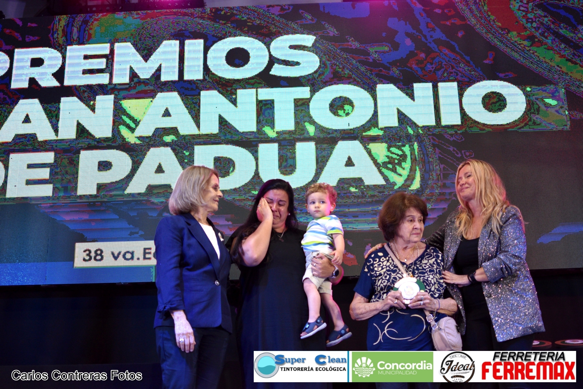 FOTOS EMOCIONANTE EDICIÓN DE LOS PREMIOS SAN ANTONIO DE PADUA