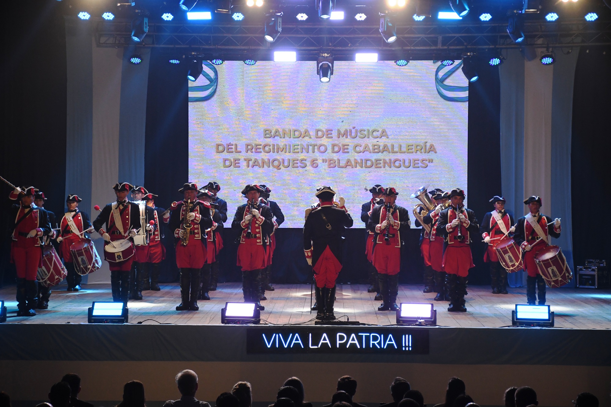FUNCIÓN CULTURAL DE HONOR POR EL 210° ANIVERSARIO DE LA DECLARACIÓN DE LA INDEPENDENCIA